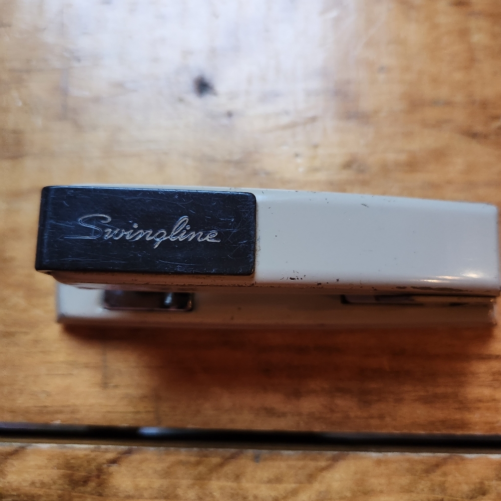 Vintage Swingline Model 711 5" Mini Stapler-Tan